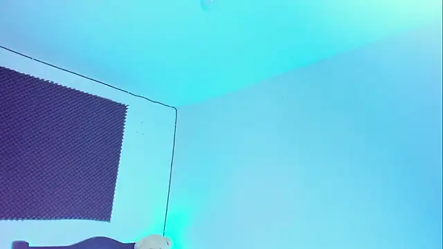 Ellope  online show from November 12, 2025, 10:13 pm