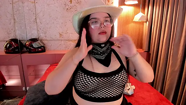 Snapshot of Lushi_Love chatting on November 5, 2025, 10:02 pm Lushi Love online show from November 5, 2025, 10:02 pm