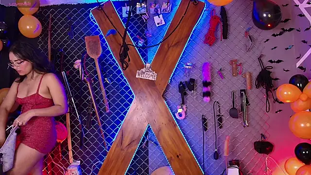 Warick and Aria bdsm  online show from November 1, 2025, 8:14 pm