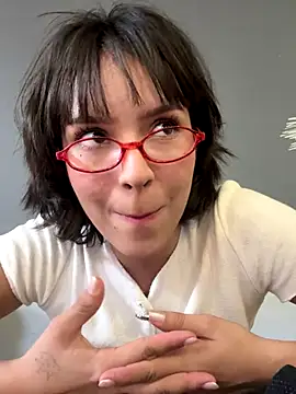 Snapshot of Adry_Bach_ chatting on September 14, 2025, 9:26 pm Adry Bach online show from September 14, 2025, 9:26 pm