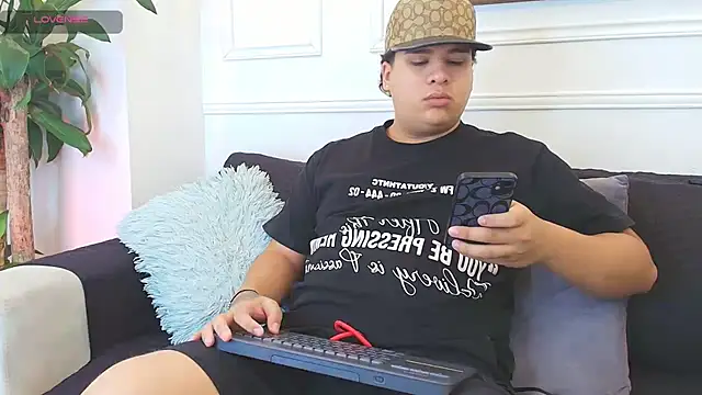 Naim Bennetsex online show from November 1, 2025, 6:24 pm