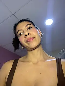 Lenapink19 online show from April 3, 2026, 10:16 pm