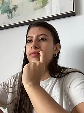 Snapshot of Lenapink19 chatting on October 10, 2025, 4:19 pm Lenapink19 online show from October 10, 2025, 4:19 pm