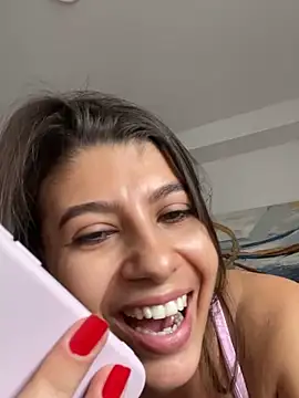 Snapshot of Lenapink19 chatting on October 7, 2025, 8:21 pm Lenapink19 online show from October 7, 2025, 8:21 pm