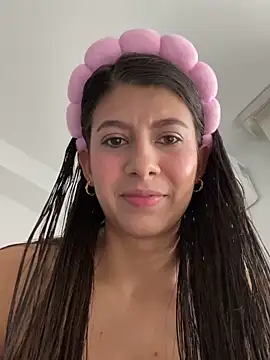 Snapshot of Lenapink19 chatting on October 25, 2025, 9:04 pm Lenapink19 online show from October 25, 2025, 9:04 pm