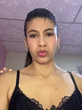 Lenapink19 online show from January 8, 2026, 11:22 pm