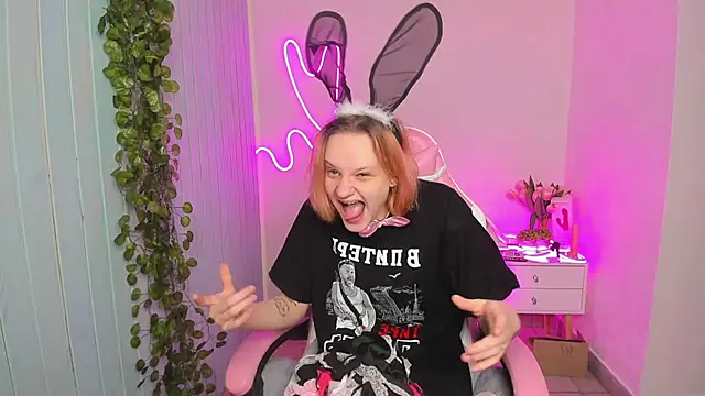 Elieiza xo online show from October 21, 2025, 2:33 am