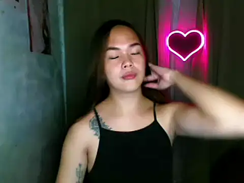 sweetsassyxx online show from April 15, 2026, 3:34 am