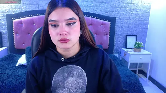 Natalie loffreda online show from October 25, 2025, 2:44 am