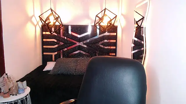 Natalie loffreda online show from April 1, 2026, 7:44 pm