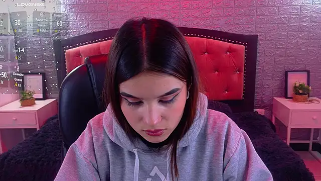 Natalie loffreda online show from November 8, 2025, 3:10 am