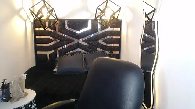 Natalie loffreda online show from March 31, 2026, 7:49 pm