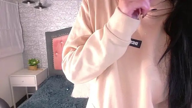 Natalie loffreda online show from February 13, 2026, 3:06 am