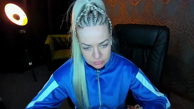 Anna Snows online show from April 9, 2026, 4:25 am