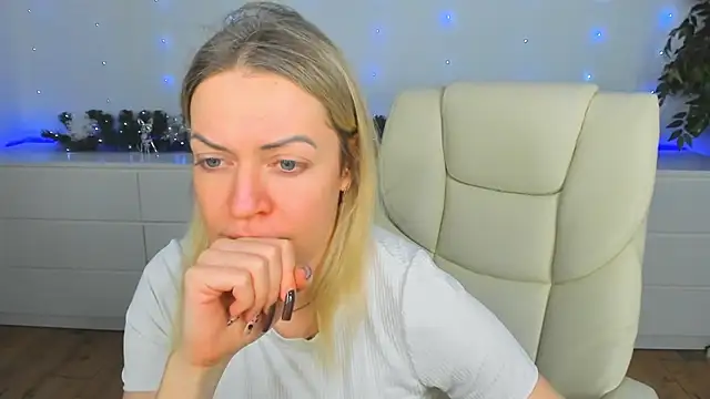 Snapshot of Anna_Snows chatting on December 15, 2025, 7:09 pm Anna Snows online show from December 15, 2025, 7:09 pm