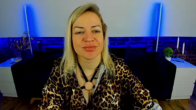 Anna Snows online show from October 25, 2025, 6:08 pm