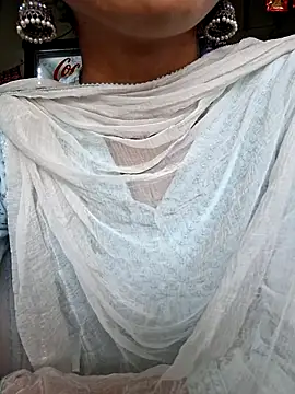 Snapshot of Telugu___Sexygirl___Naidu chatting on April 20, 2026, 3:53 am Telugu Sexygirl Naidu online show from April 20, 2026, 3:53 am