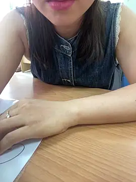 Snapshot of -NhaKy22 chatting on June 6, 2026, 1:44 am -NhaKy22 online show from June 6, 2026, 1:44 am