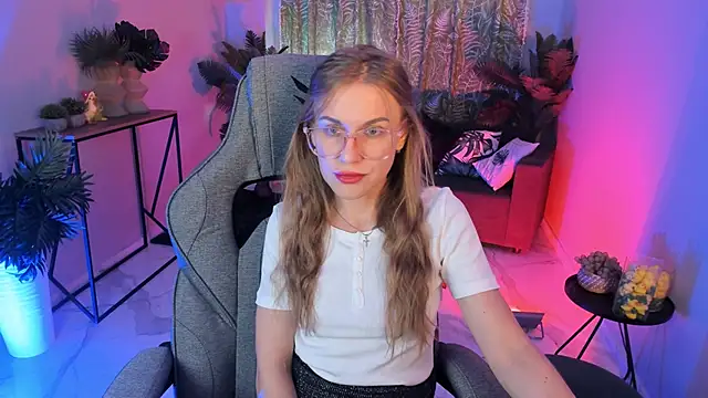 VanessaMates online show from October 6, 2025, 8:04 am