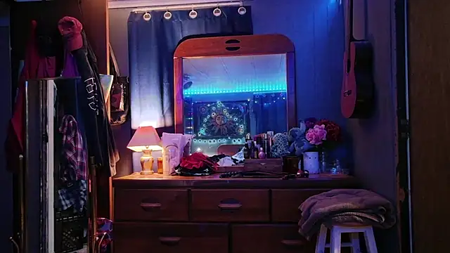 HotRedYeag online show from February 5, 2026, 11:28 am