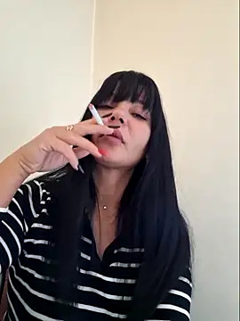 Ella sweety00 online show from April 14, 2026, 9:14 am