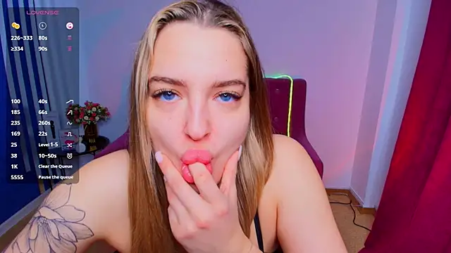 Emma  Ross online show from April 15, 2026, 1:22 am