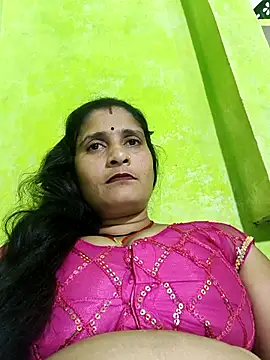 Snapshot of Hot-piuy chatting on October 31, 2025, 5:09 pm Hot-piuy online show from October 31, 2025, 5:09 pm