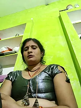 Snapshot of Hot-piuy chatting on October 29, 2025, 4:06 pm Hot-piuy online show from October 29, 2025, 4:06 pm