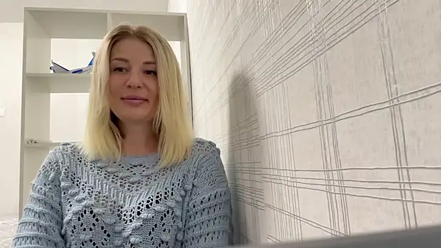 Blondie xoxoxo online show from September 22, 2025, 9:26 am
