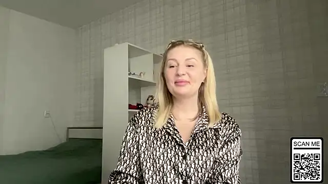 Blondie xoxoxo online show from February 18, 2026, 9:17 am