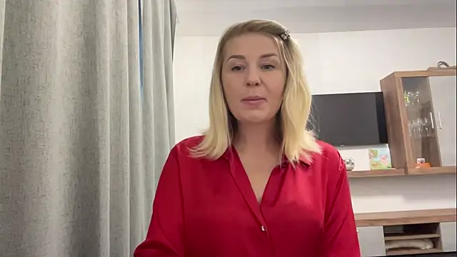 Blondie xoxoxo online show from September 18, 2025, 8:39 am