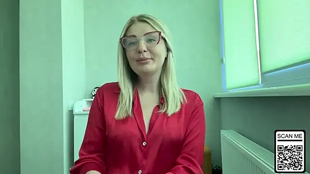 Snapshot of Blondie_xoxoxo chatting on July 13, 2026, 7:29 am Blondie xoxoxo online show from July 13, 2026, 7:29 am