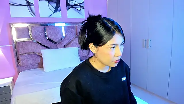 LICKY LOV online show from January 7, 2026, 12:10 pm