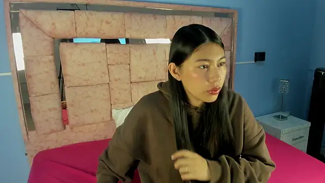 LICKY LOV online show from October 16, 2025, 3:15 am