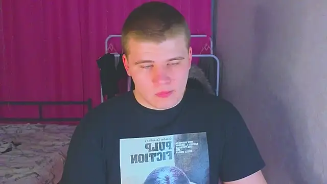 kittenmurr online show from February 16, 2026, 7:34 pm