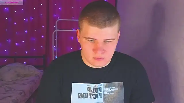 kittenmurr online show from April 19, 2026, 9:28 pm