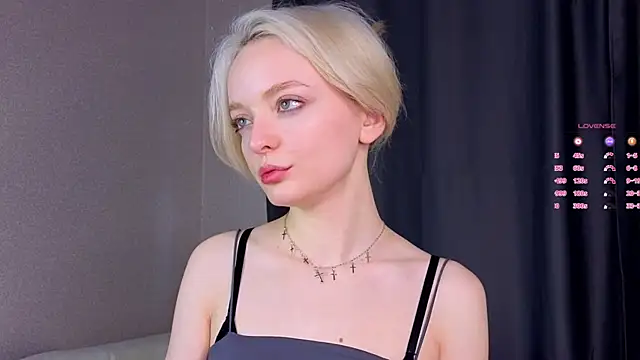 ShizukaBlanche online show from October 11, 2025, 3:07 am