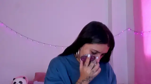 Abby roussee online show from October 6, 2025, 1:23 pm