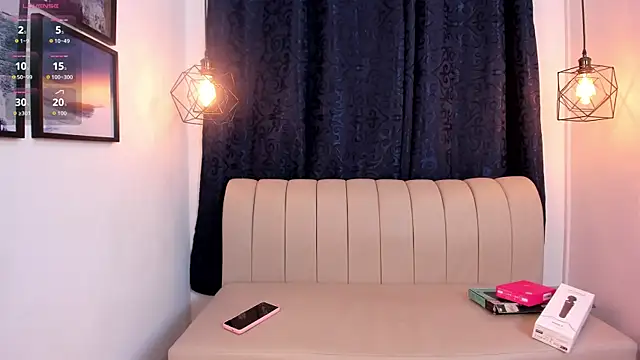 natasha moreno online show from April 6, 2026, 12:17 pm