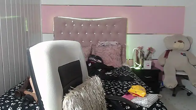patty squirt  online show from March 16, 2025, 3:25 am