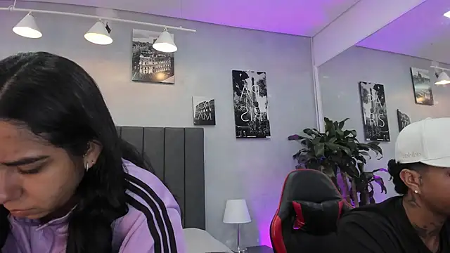 violet and myers online show from November 1, 2025, 11:26 am