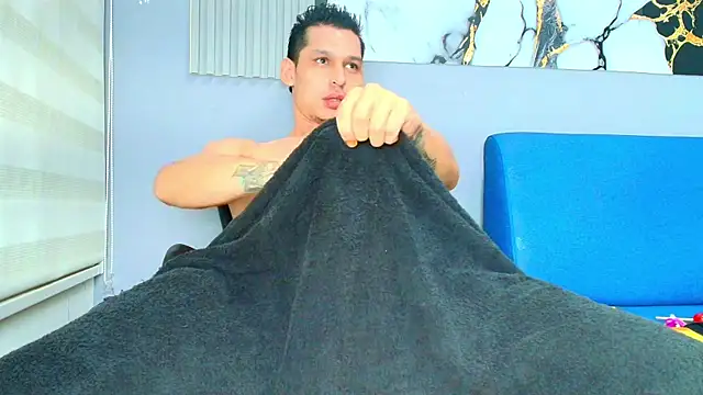 Snapshot of MARCUS_SMITHH1 chatting on October 27, 2025, 4:02 am MARCUS SMITHH1 online show from October 27, 2025, 4:02 am