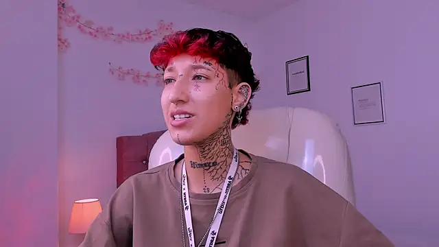 Snapshot of Luci_Rose chatting on April 30, 2026, 7:43 pm Luci Rose online show from April 30, 2026, 7:43 pm