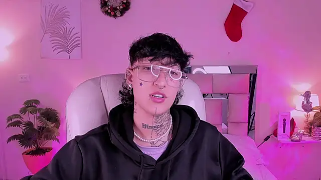 Luci Rose online show from January 7, 2026, 2:49 am