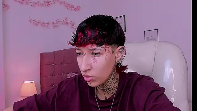 Luci Rose online show from March 4, 2026, 4:04 pm