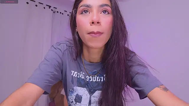 Snapshot of BrunetteAdams001 chatting on February 5, 2026, 5:03 am BrunetteAdams001 online show from February 5, 2026, 5:03 am