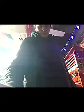 twistafatpipe online show from December 19, 2025, 8:06 am