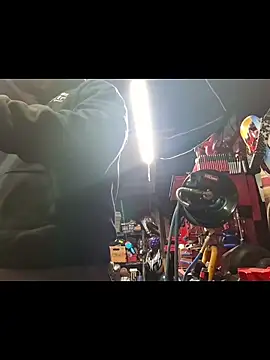 twistafatpipe online show from November 11, 2025, 8:42 am