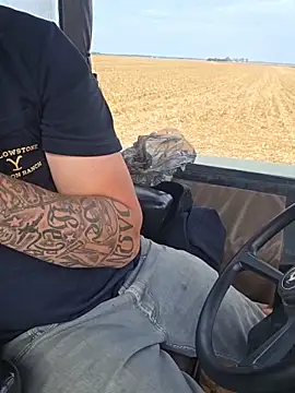 twistafatpipe online show from October 13, 2025, 5:36 pm