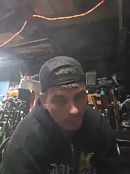 twistafatpipe online show from November 8, 2025, 6:22 pm